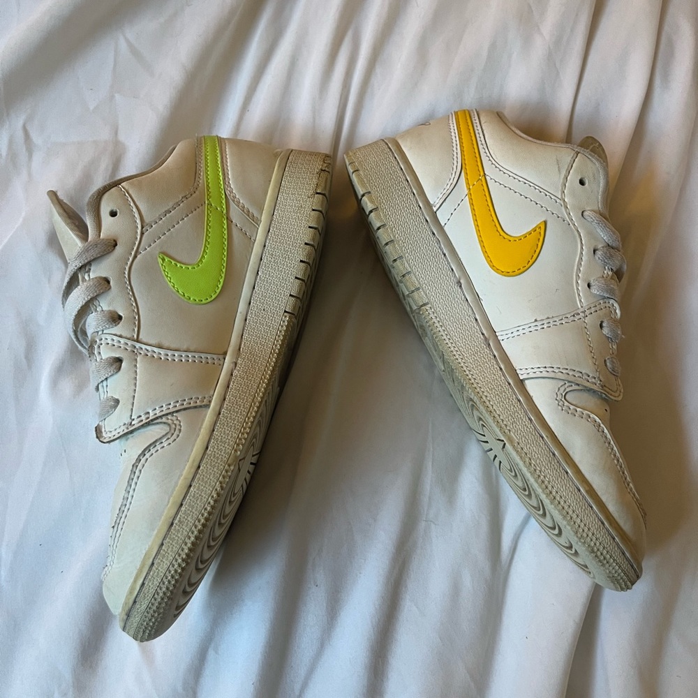 Air Jordan low